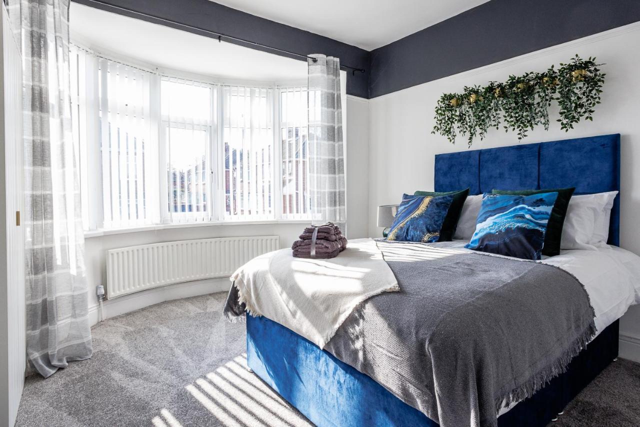 Sleek 4 Bed In Newcastle- Sleeps 9 - Parking Βίλα Εξωτερικό φωτογραφία