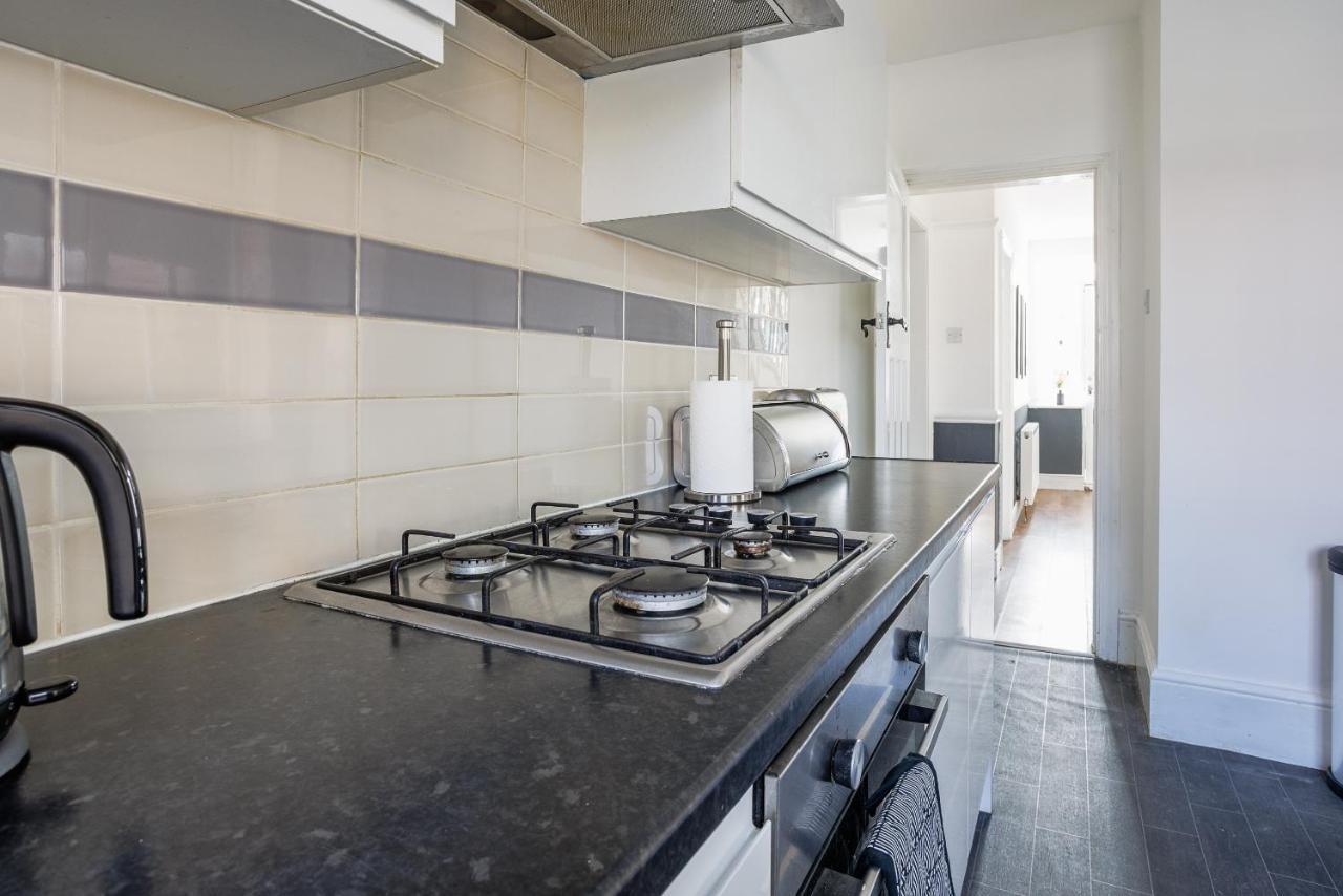 Sleek 4 Bed In Newcastle- Sleeps 9 - Parking Βίλα Εξωτερικό φωτογραφία