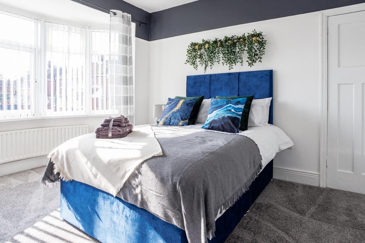 Sleek 4 Bed In Newcastle- Sleeps 9 - Parking Βίλα Εξωτερικό φωτογραφία