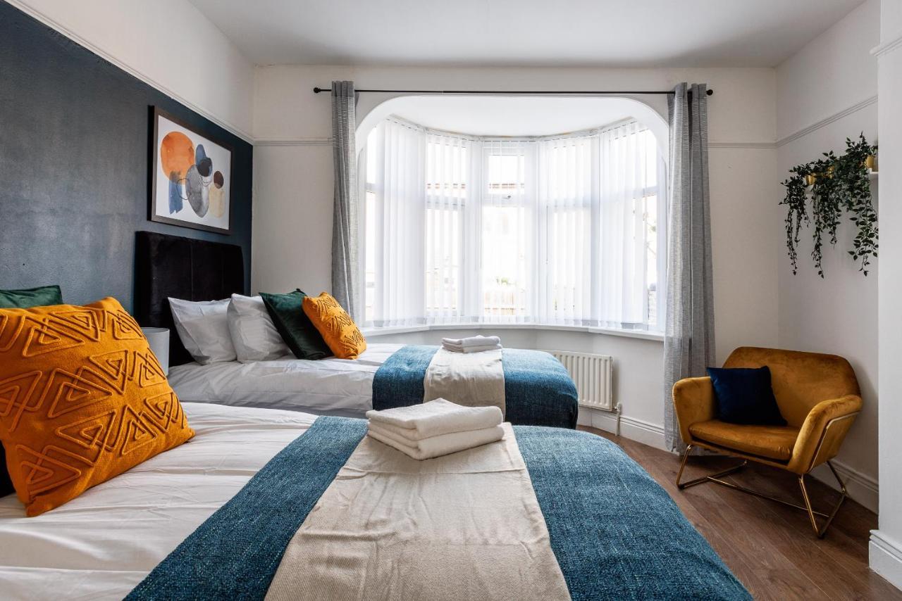 Sleek 4 Bed In Newcastle- Sleeps 9 - Parking Βίλα Εξωτερικό φωτογραφία